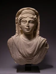 Weibliche Büste, aus Palmyra, Mitte 2. Jahrhundert n. Chr.